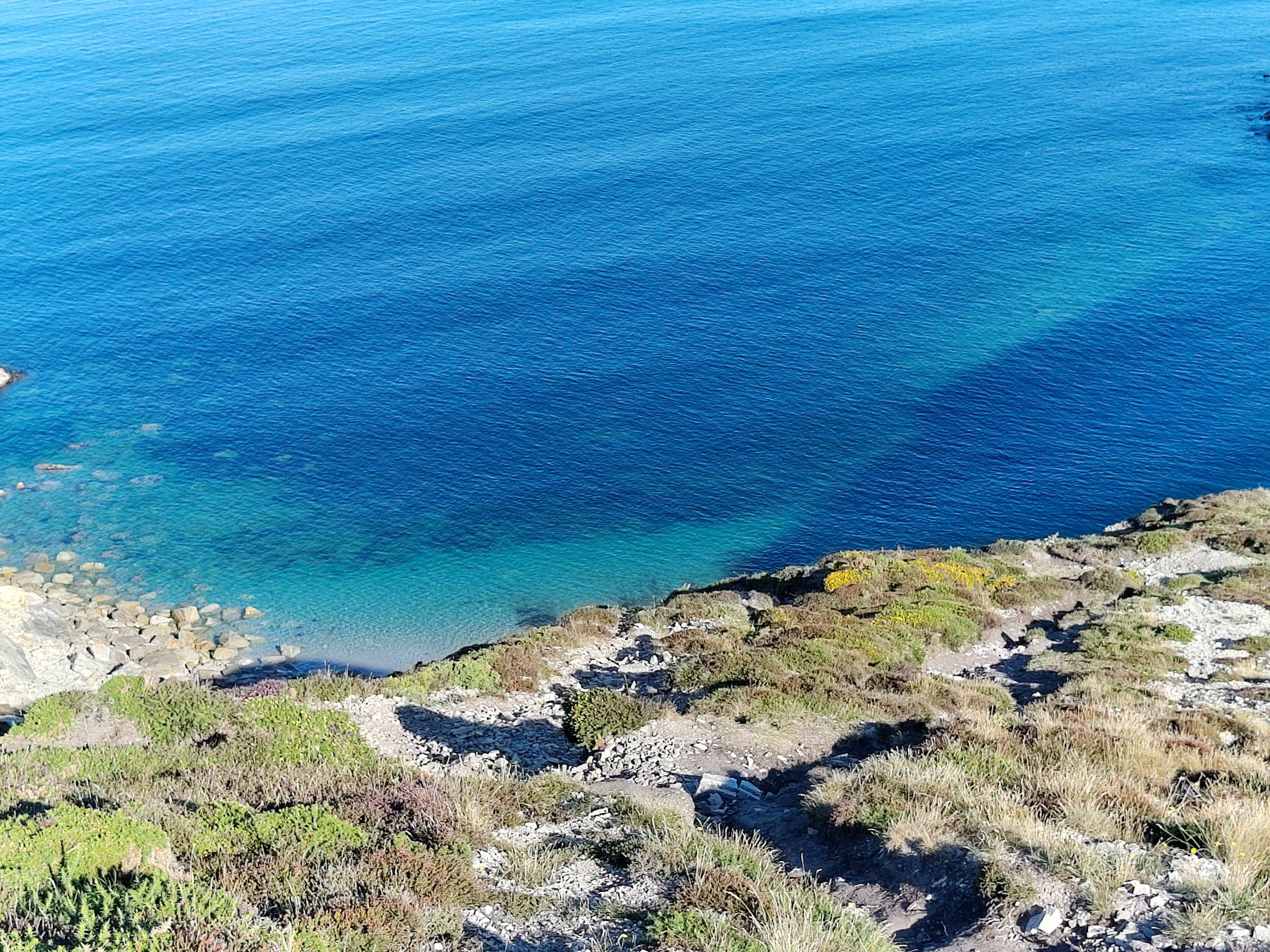 Les falaises du cap dans la lumière du matin.