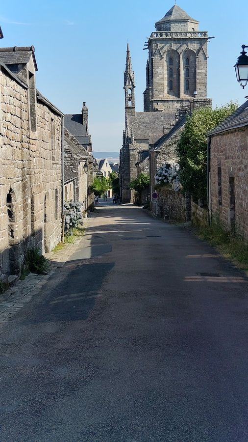 La ruelle qui descend, et notre voyage qui s'achève.
